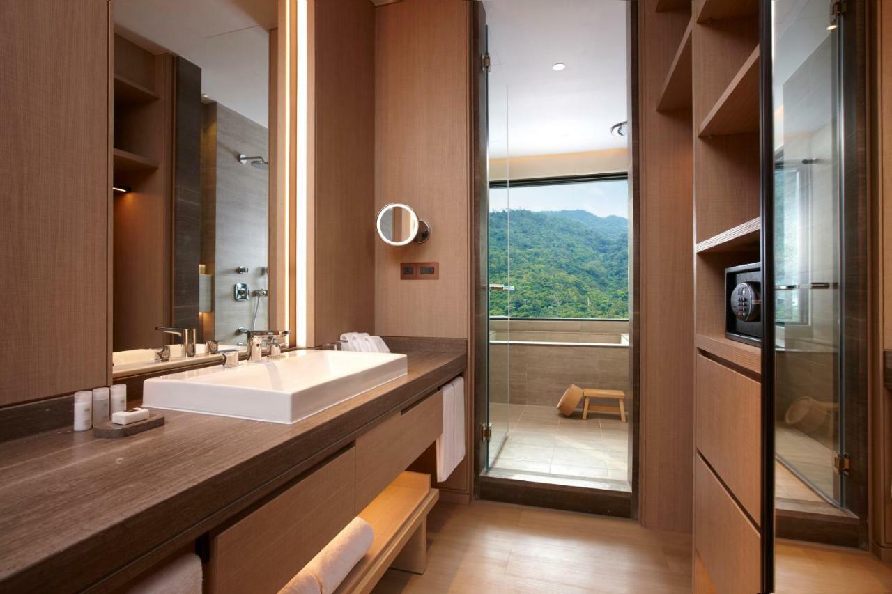 Mu Jiaoxi Hotel Eksteriør bilde Bathroom